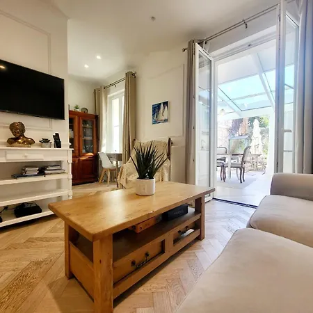 Le Petit Four Jardin - Dans Le Vieil Διαμέρισμα *