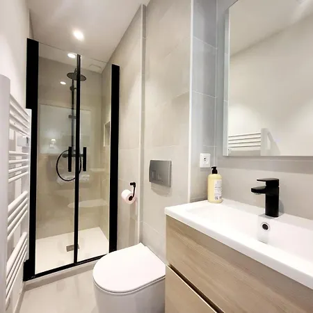 Le Petit Four Jardin - Dans Le Vieil Διαμέρισμα Αντίμπ