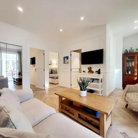 Le Petit Four Jardin - Dans Le Vieil Αντίμπ