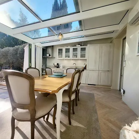 Le Petit Four Jardin - Dans Le Vieil