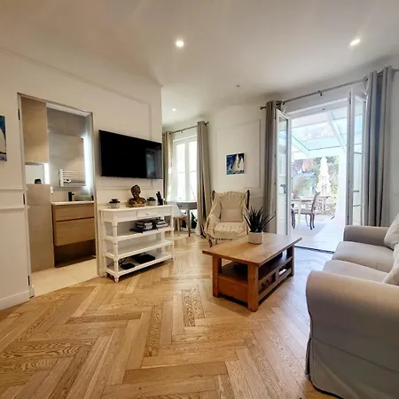 Le Petit Four Jardin - Dans Le Vieil Διαμέρισμα